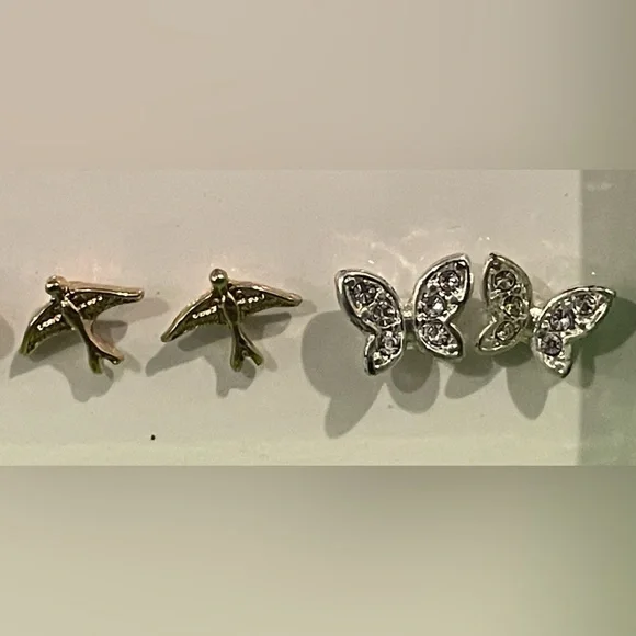 Avon Earring Box Set (10 Pairs) - Picture 3 of 6